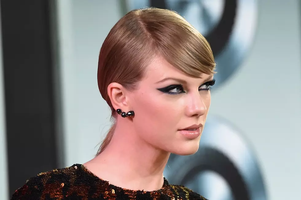 Taylor Swift Shades Calvin Harris by Casually Performing ‘This Is What You Came For’ Live